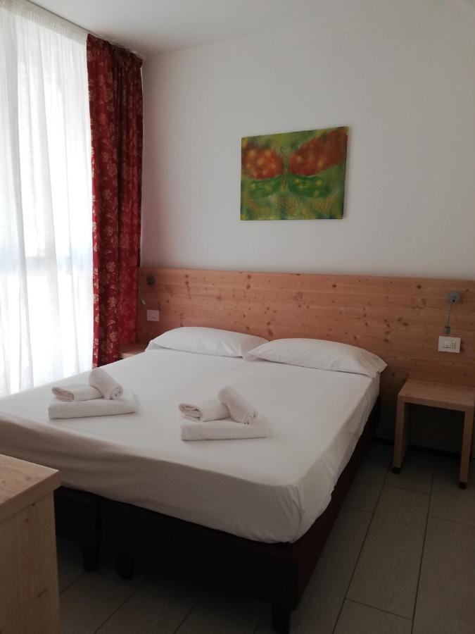 Colle Ameno Room And Breakfast Rovereto  Dış mekan fotoğraf