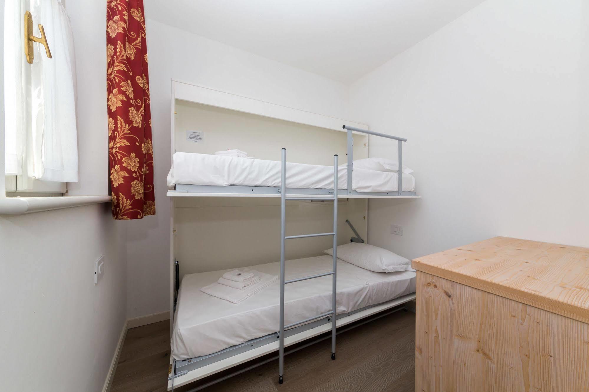 Colle Ameno Room And Breakfast Rovereto  Dış mekan fotoğraf