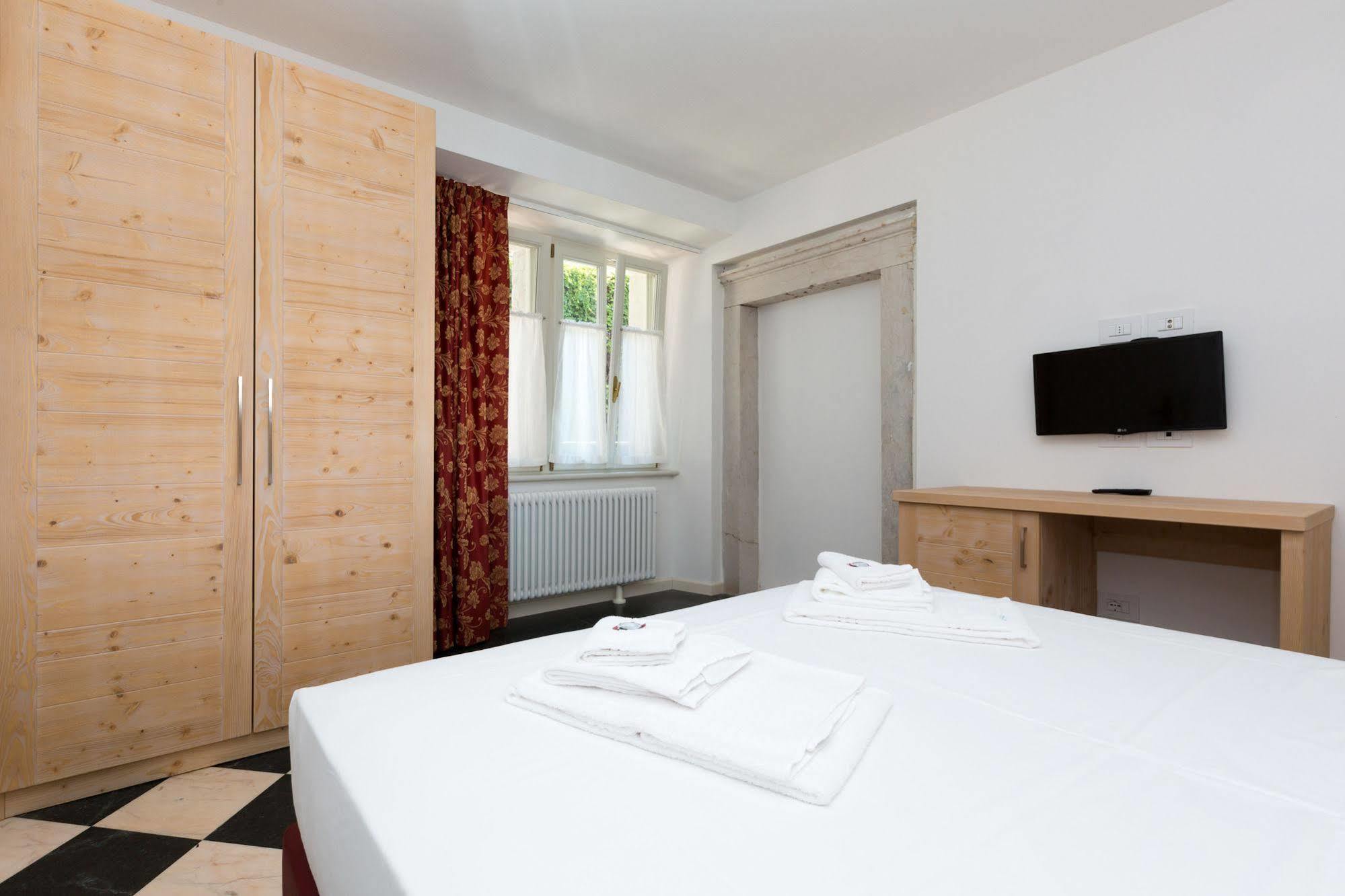 Colle Ameno Room And Breakfast Rovereto  Dış mekan fotoğraf